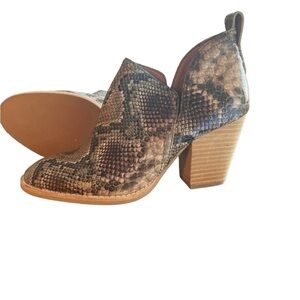 NWOT Jeffrey Campbell leather Snakeskin block heel chelsea boots Booties 6